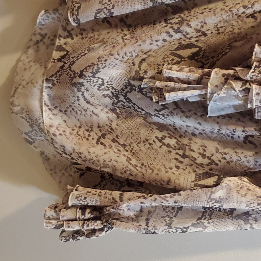 SNAKE PRINT BLOUSE - Picture 4 of 8